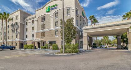 Holiday Inn Express Hotel & Suites Clearwater/Us 19 N, an IHG Hotel
