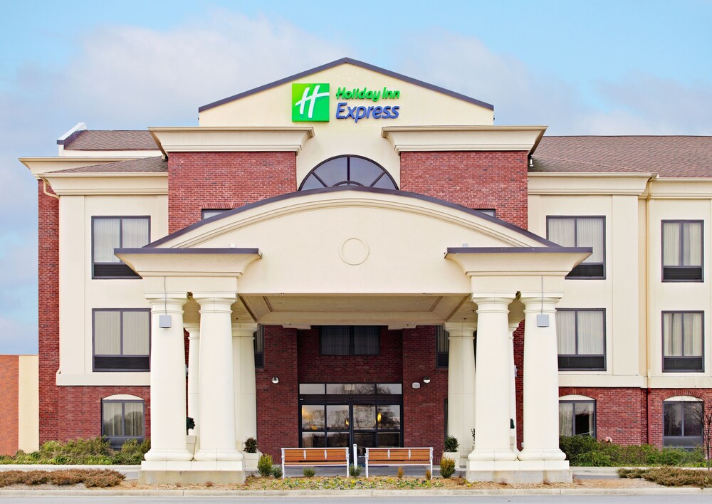 Holiday Inn Express Hotel Suites Pine Bluff Pines Mall In Pine Bluff Hotel Rates Reviews On Orbitz