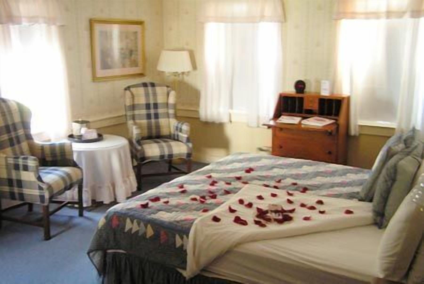Christmas Farm Inn and Spa in Jackson, NH | Expedia