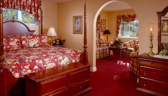 Christmas Farm Inn and Spa in Jackson, NH | Expedia
