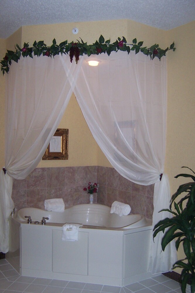 Holiday Inn Express Hotel & Suites Sebring, an IHG Hotel
