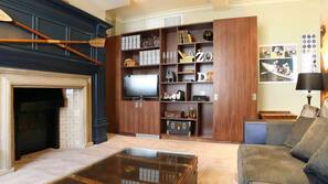In-room safe, desk, iron/ironing board, free WiFi