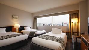 1 bedroom, premium bedding, down comforters, in-room safe