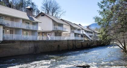 Rocky Waters Motor Inn