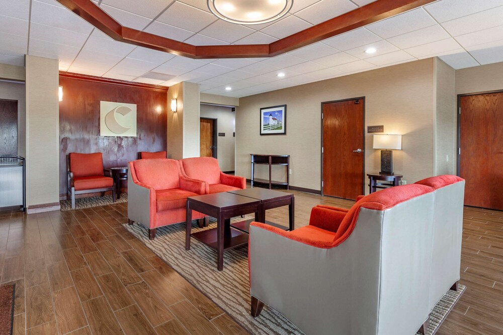 Comfort Suites Escanaba in Escanaba Best Rates & Deals on Orbitz