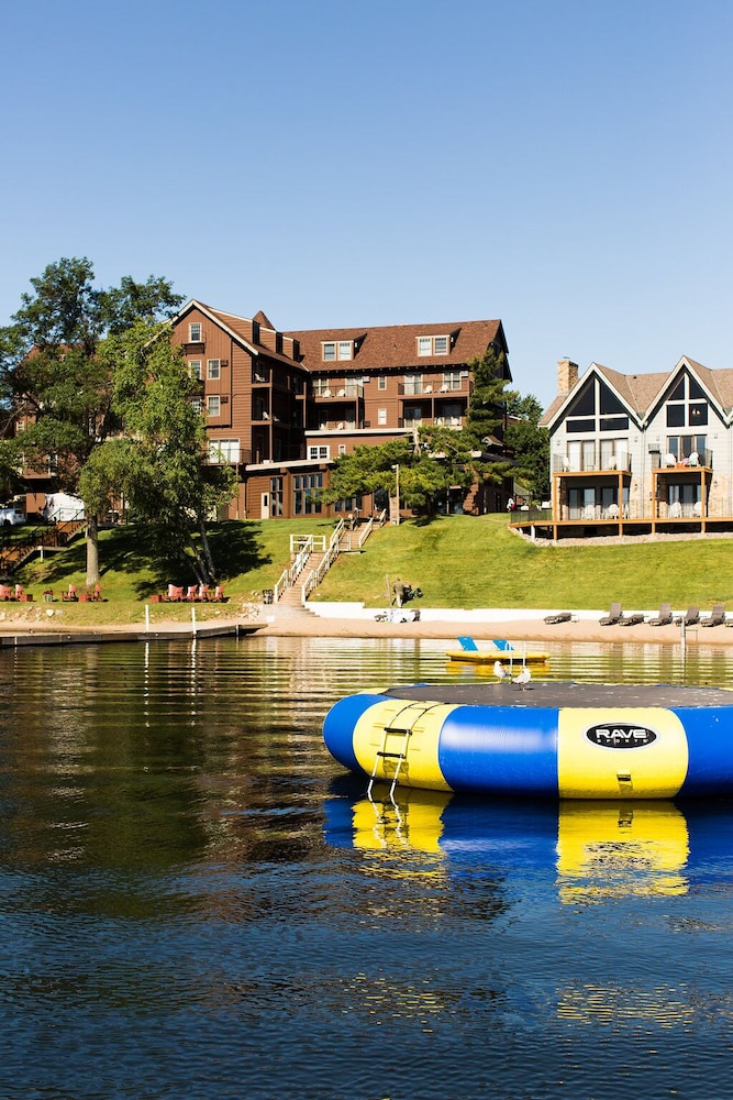 Maddens On Gull Lake