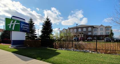 Holiday Inn Express Hotel & Suites Milwaukee Airport, an IHG Hotel