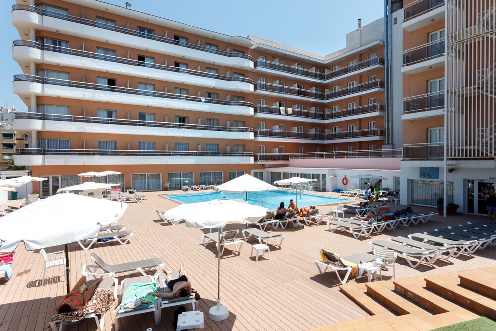 Hotel Sorra Daurada Splash in Malgrat de Mar, Spain