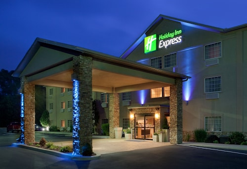 Great Place to stay Holiday Inn Express Mount Pleasant-Scottdale near Mount Pleasant 