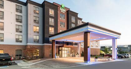 Holiday Inn Express & Suites Milton, an IHG Hotel