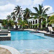Hotels Closest To Queen Beatrix Intl Airport Aua Expedia Talk Of The Town Hotel And Beach Club