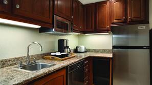 1 bedroom, premium bedding, pillowtop beds, desk