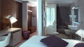 Minibar, una cassaforte in camera, una scrivania, tende oscuranti