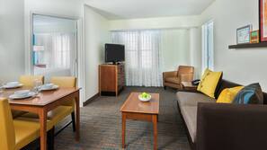 Premium bedding, in-room safe, desk, laptop workspace