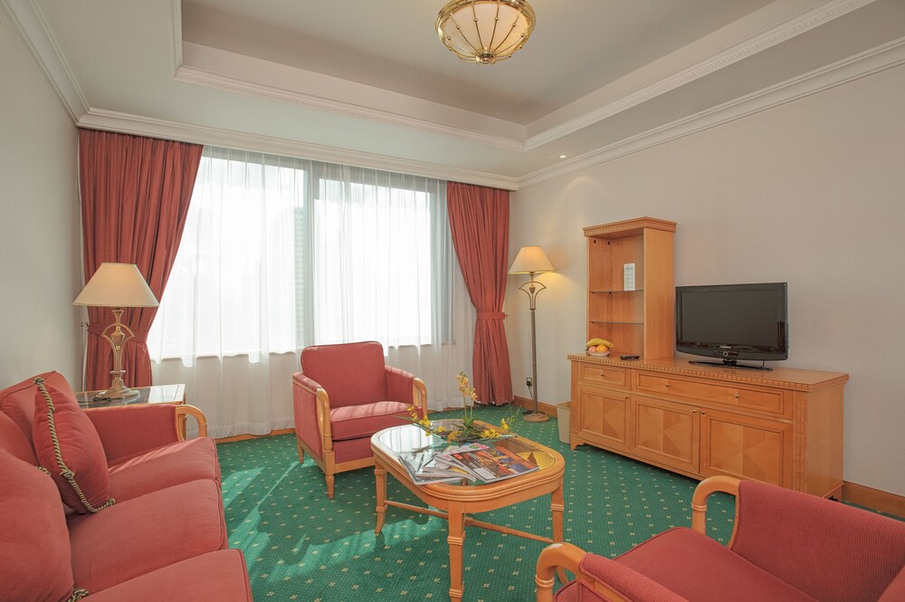 Best Western Plus Hotel Hong Kong - Reviews, Photos & Rates | ebookers.com