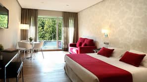 Premium bedding, in-room safe, individually decorated, desk