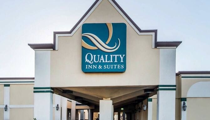 Quality Inn Suites Conference Center Across From Casino In Erie