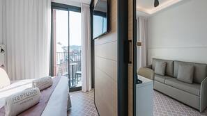 Premium bedding, in-room safe, desk, soundproofing
