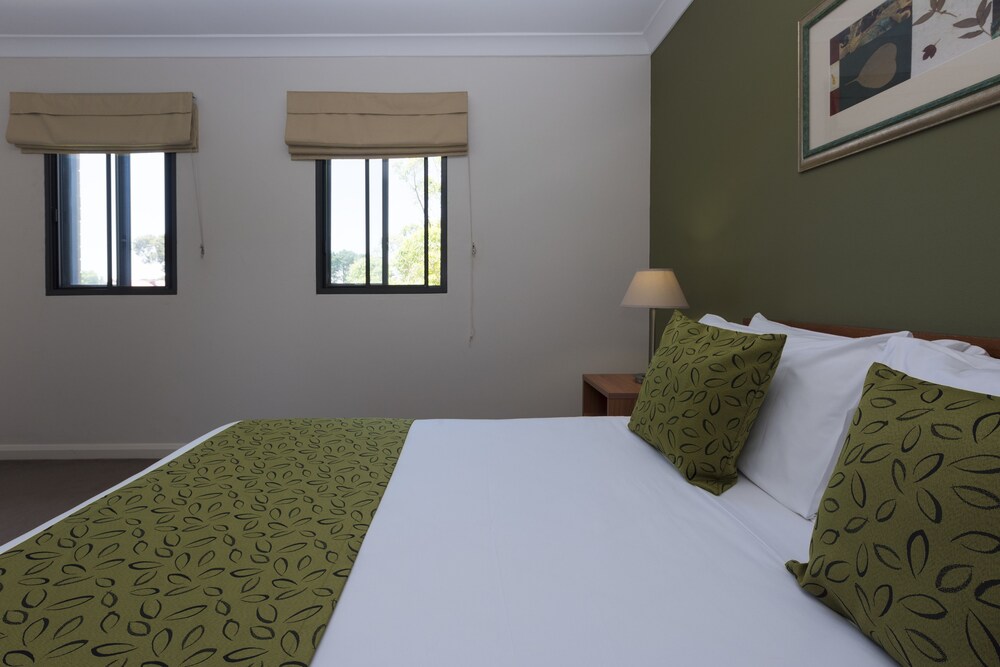 Leisure Inn Spires