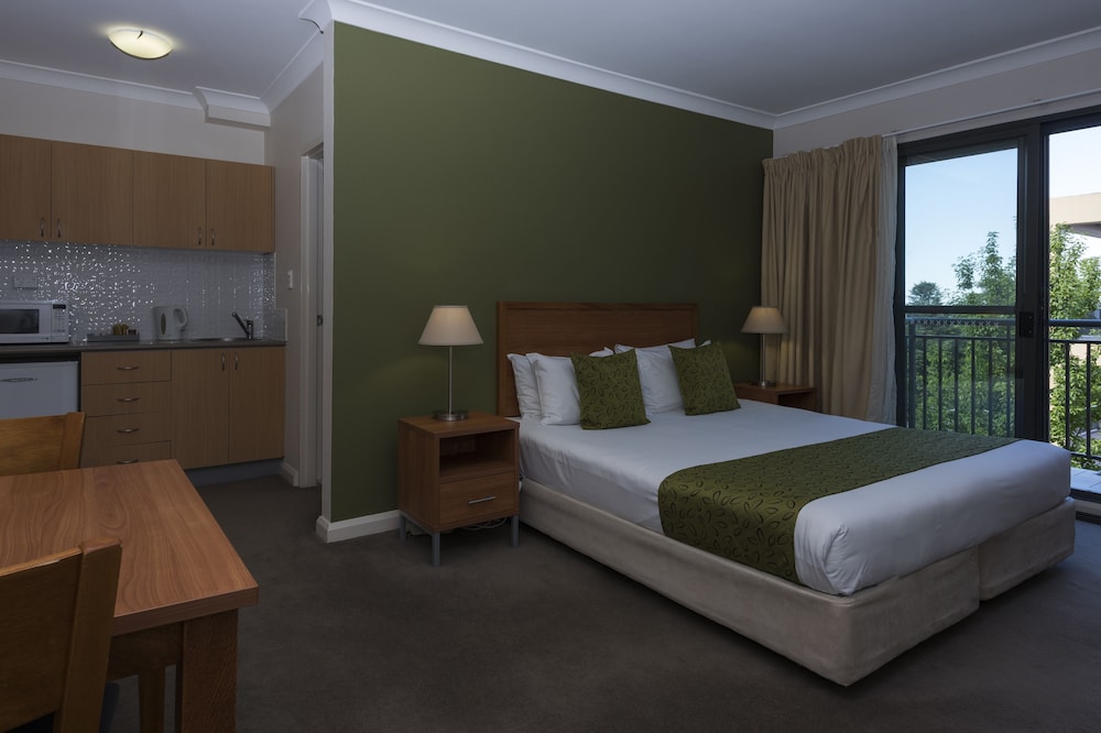 Leisure Inn Spires