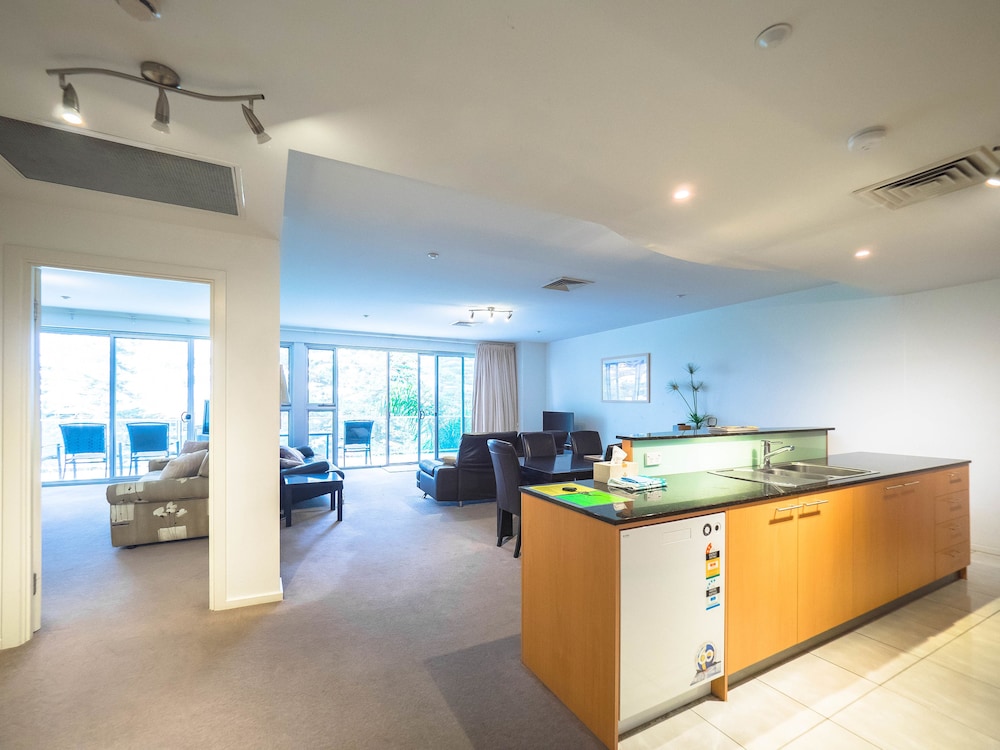 Glenelg Beachside Apartments