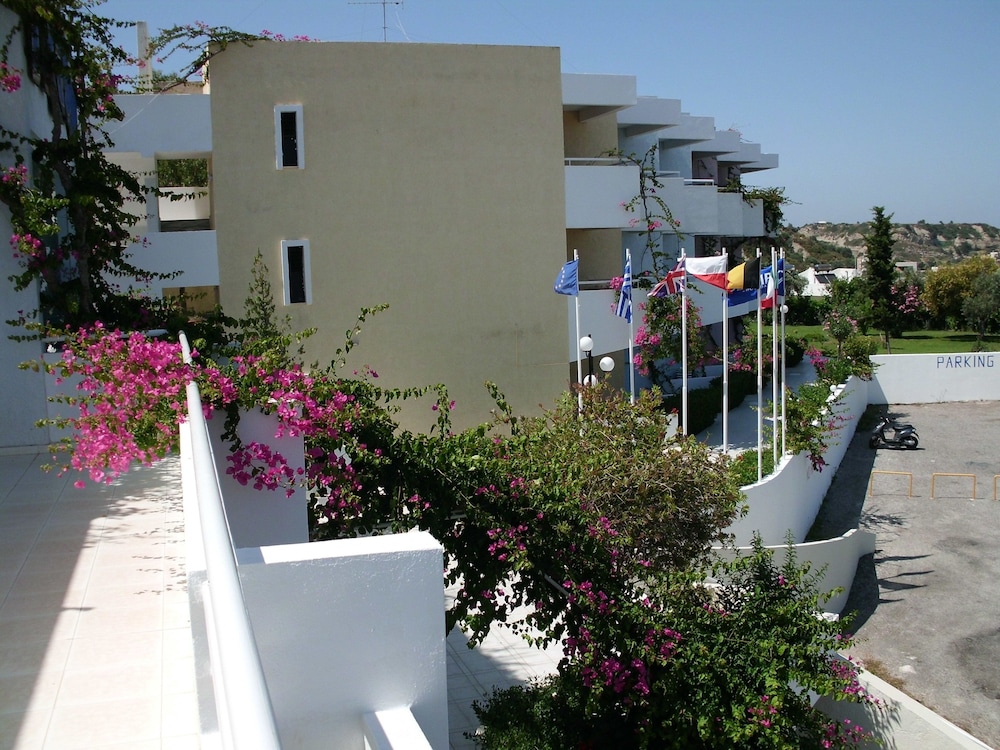 Thb Iris Inn Cabins Hotel In Waynesboro