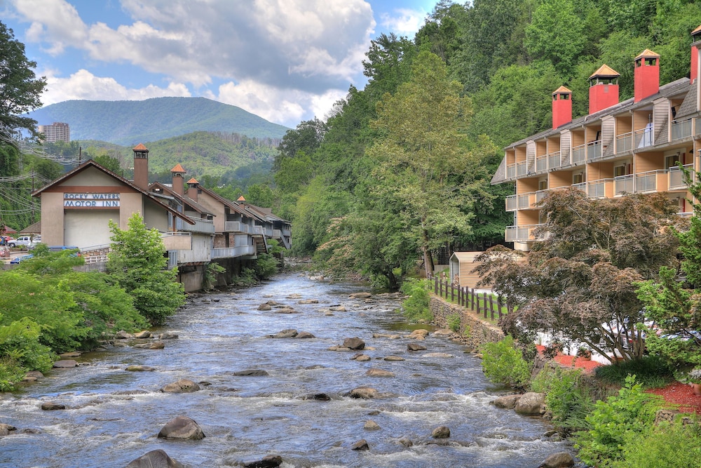 Gatlinburg River Inn in Gatlinburg Best Rates & Deals on Orbitz