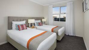2 bedrooms, blackout drapes, iron/ironing board, free WiFi