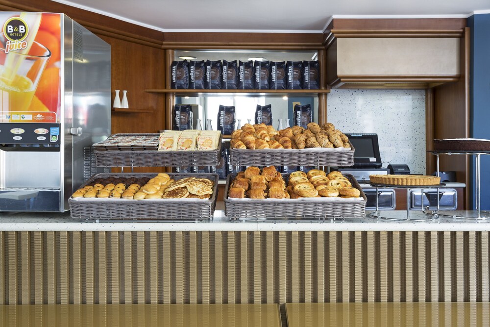 Breakfast area, B&B Hotel Pescara