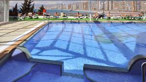 Indoor pool, pool loungers