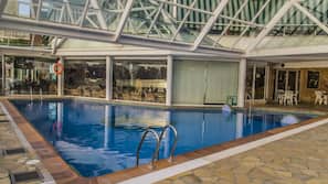 Indoor pool, pool loungers