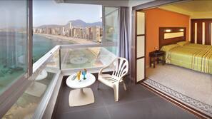 Minibar, desk, free WiFi, linens