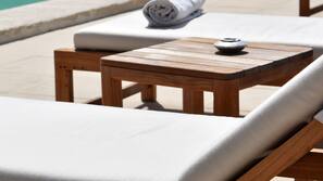 Piscina stagionale all'aperto, cabine incluse nel prezzo