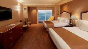 Premium bedding, in-room safe, desk, blackout drapes