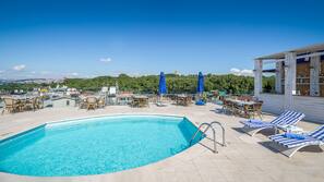 Indoor pool, seasonal outdoor pool