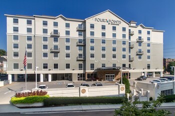 Four Points by Sheraton Knoxville Cumberland House Hotel