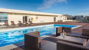 3 outdoor pools, pool umbrellas, pool loungers