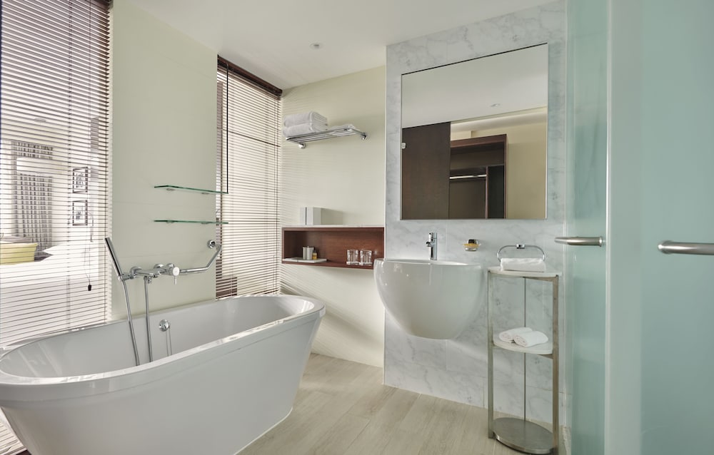 Hyatt Regency Dar Es Salaam, The Kilimanjaro in Dar es Salaam Best