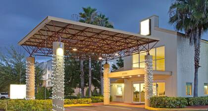 Clearwater Hotel