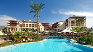 6 piscinas al aire libre