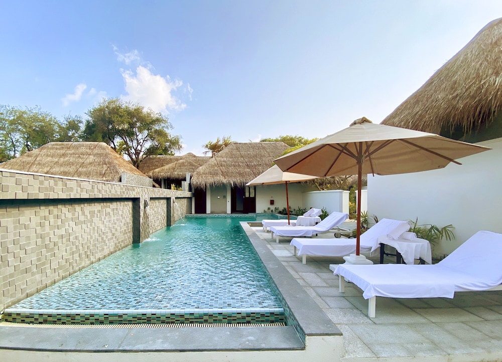 Sheraton Maldives Full Moon Resort & Spa in Furanafushi Island Best Rates & Deals on Orbitz