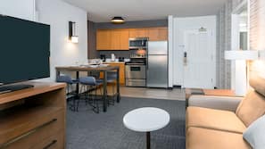 Premium bedding, in-room safe, desk, blackout drapes