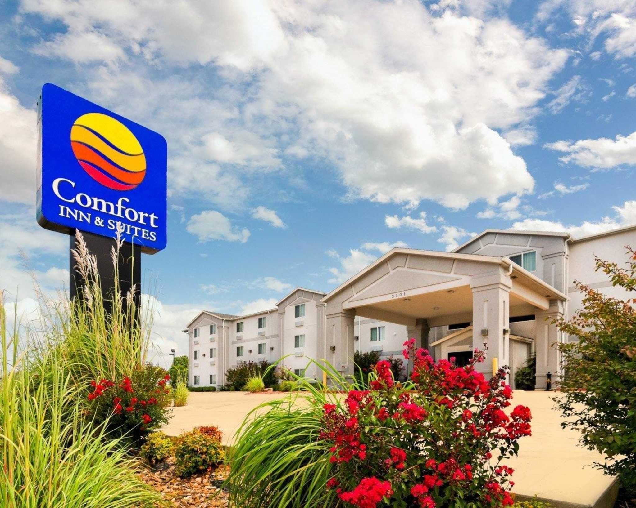Comfort Inn & Suites Ponca City near Marland Mansion in Ponca City, United States