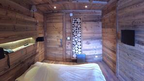 In-room safe, desk, soundproofing, free cribs/infant beds