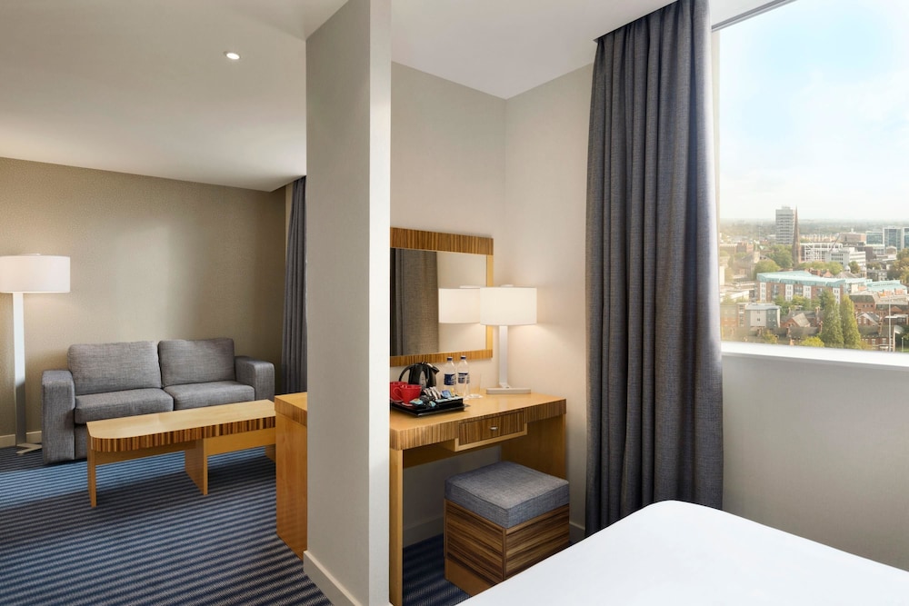 Ramada Hotel & Suites by Wyndham Coventry