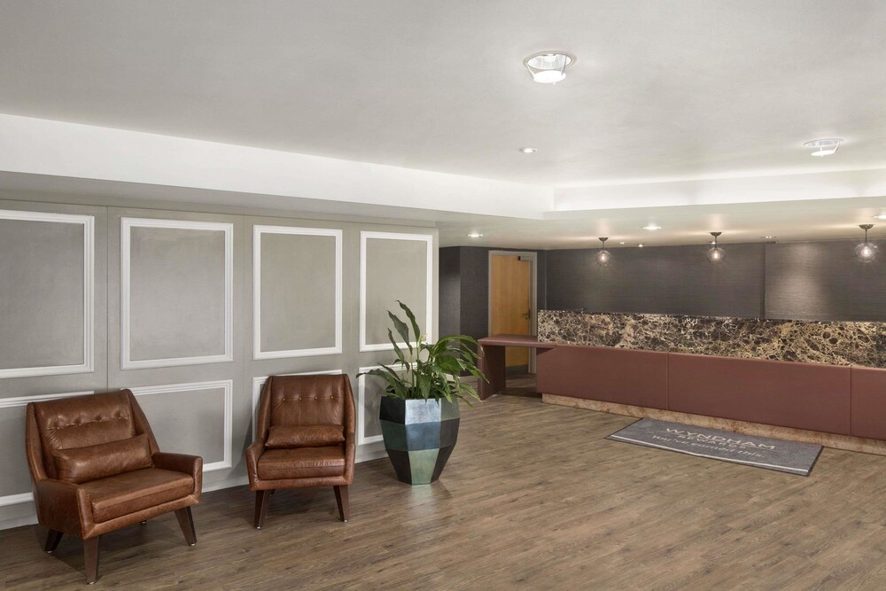 Ramada Hotel & Suites by Wyndham Coventry