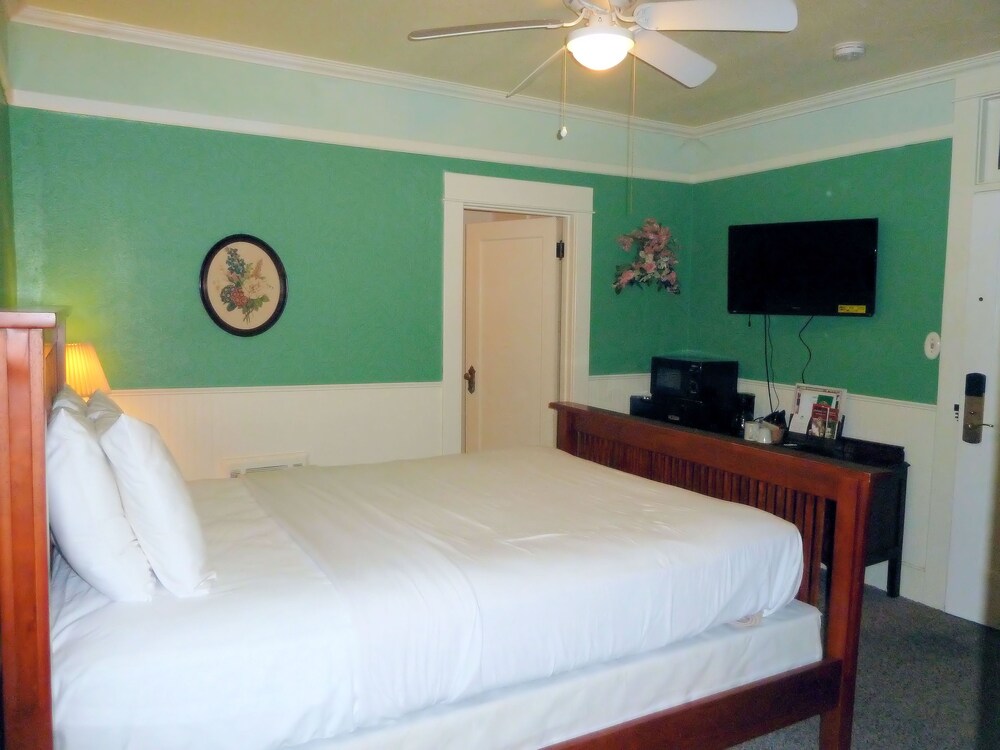 Americas Best Value Inn & Suites Royal Carriage