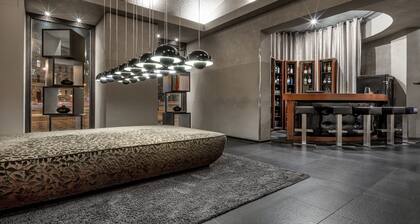987 Design Prague Hotel