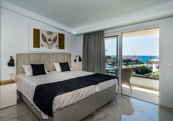 ionis art hotel laganas zante