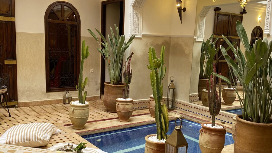 Riad Laora